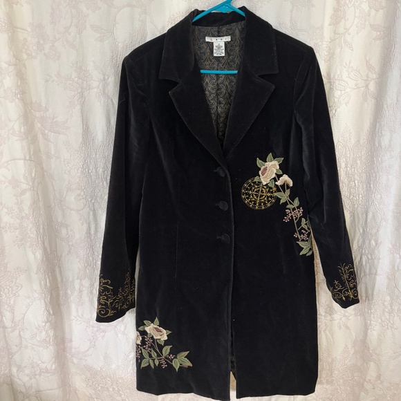 CAbi Woman’s Long Sleeve Button Closure Floral Embroidered Midi Jacket Black 12 - Picture 1 of 6